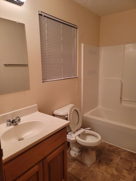 Building Photo - 73 BB Way