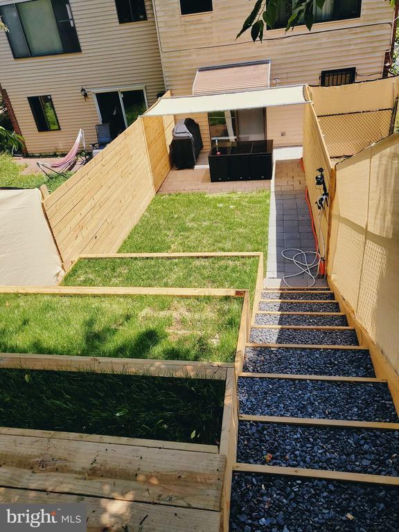 Building Photo - 9364 Neil Rd