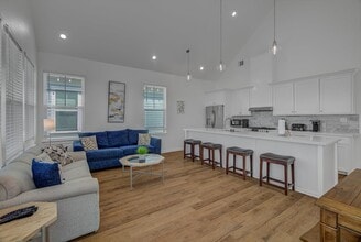 Building Photo - 2305 67th St