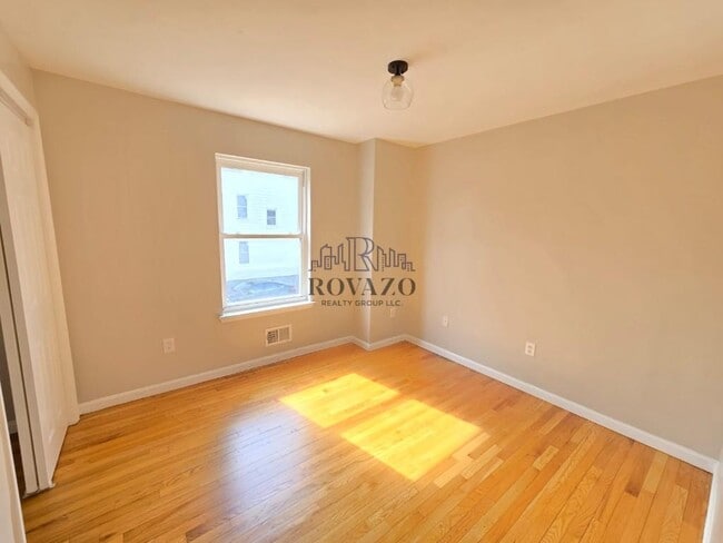 Building Photo - 542 S 20th St
