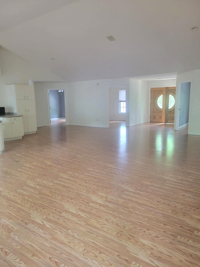 Building Photo - 11 Milnor Cir