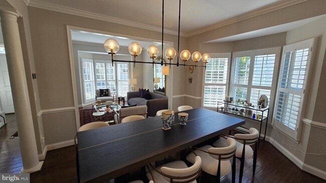 Building Photo - 47400 River Crest St