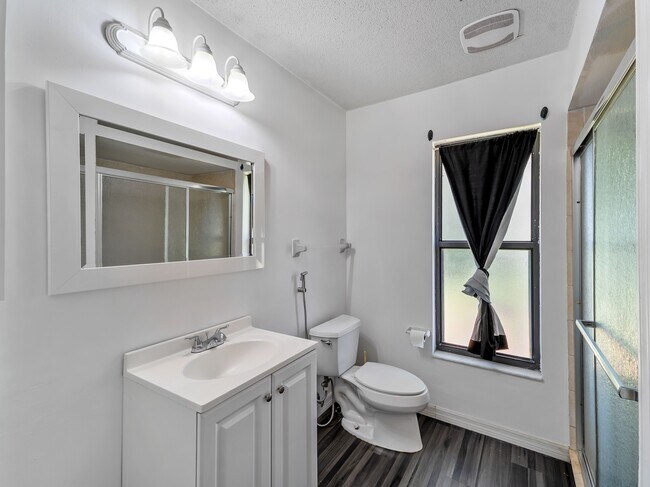 Building Photo - 8429 Cypress Lake Cir