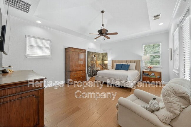Building Photo - 24915 Estancia Cir