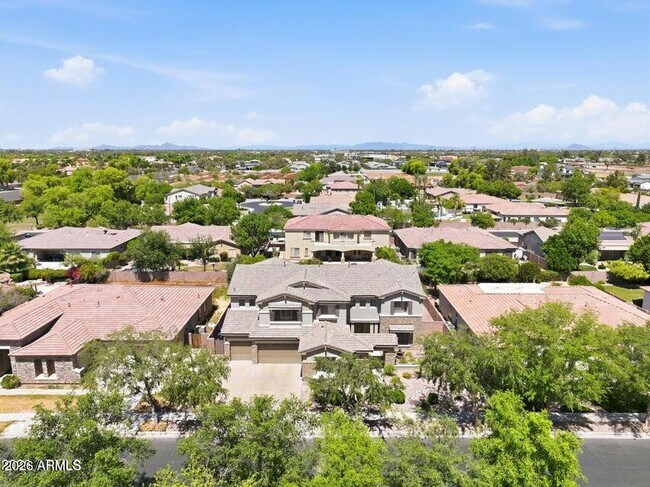 Building Photo - 900 W Macaw Dr