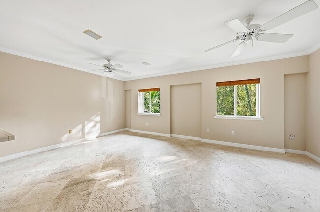 Building Photo - 6204 Paradise Point Dr