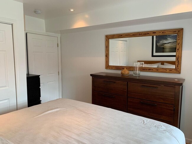 Building Photo - 1BR - $1750