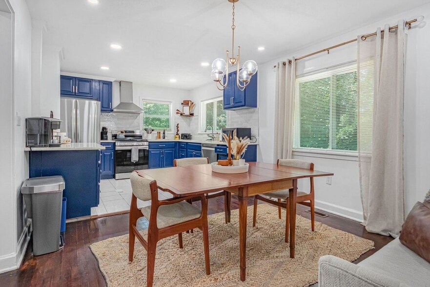 Building Photo - 2100 Cascade Rd