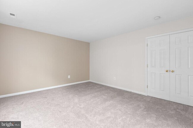Building Photo - 17575 Deweys Run Ln