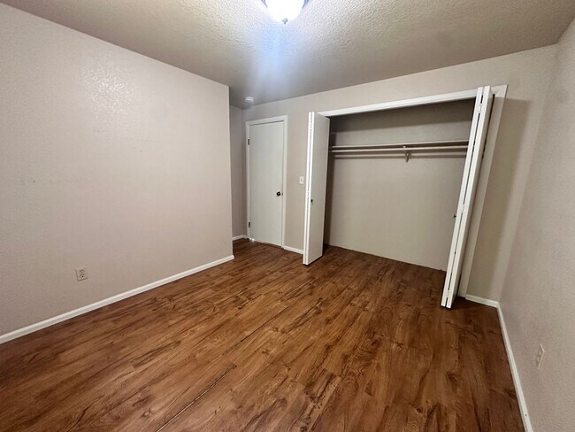 Building Photo - Charming Bellevue Rental – Available May 1st!