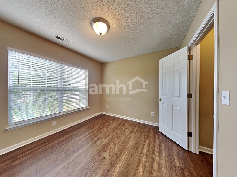 Building Photo - 5023 Holdsworth Dr