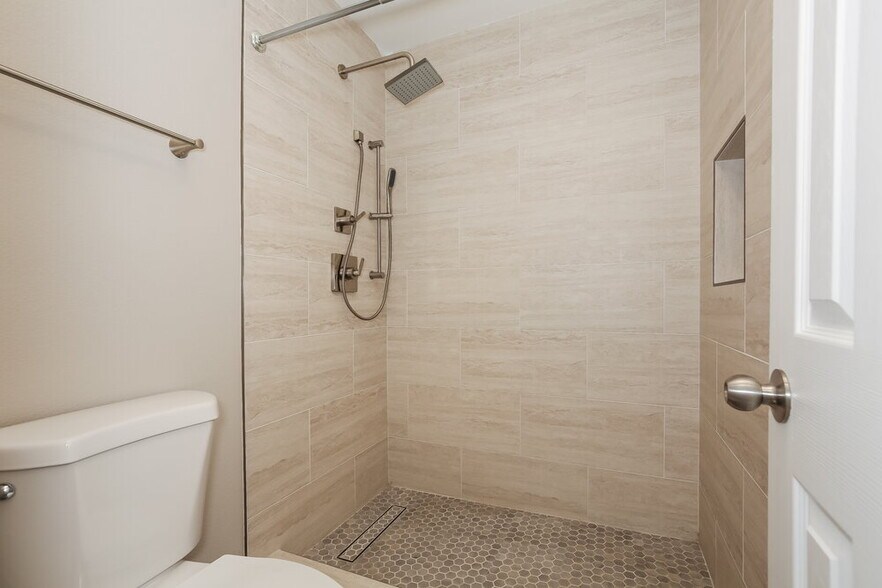 Building Photo - 9450 Havasu Canyon Ave