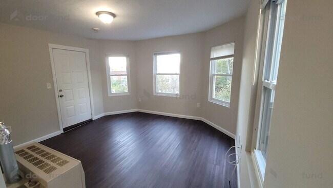 Building Photo - 28 Prescott St