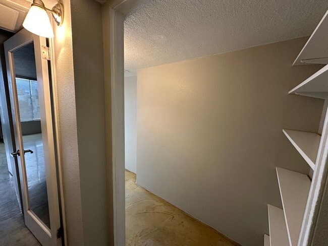 Building Photo - 280 Island Ave