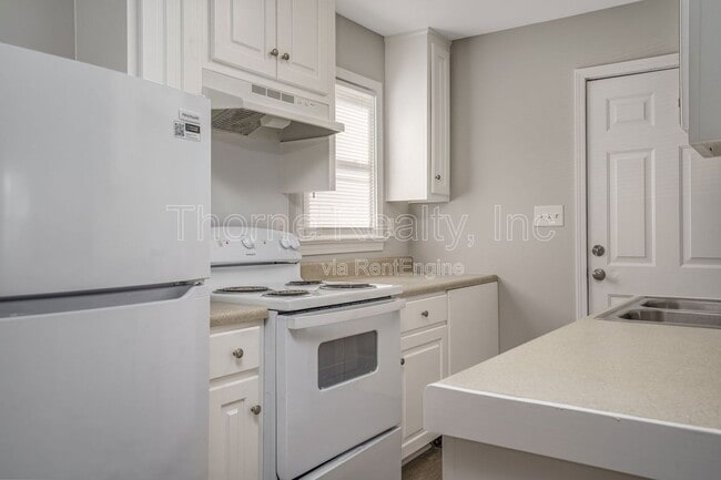 Building Photo - 336 Coleman Ave