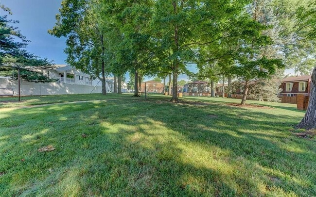Common Ground w/ Playground - 4329 Chateau de Ville Dr