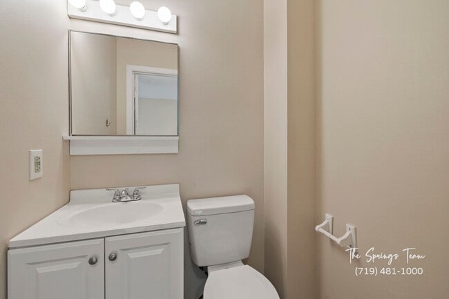 Building Photo - La Jolla 2BD Two-Story Townhome convenient...