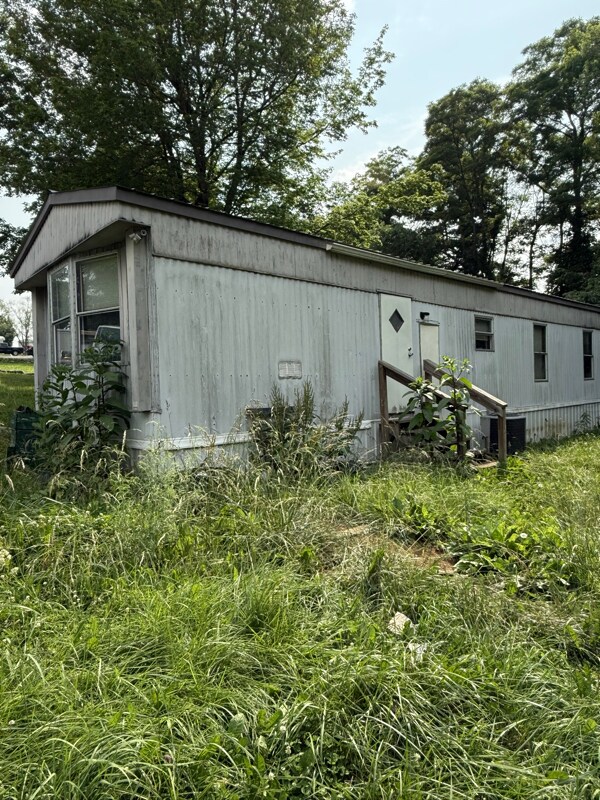 Building Photo - 170 Woodland Rd