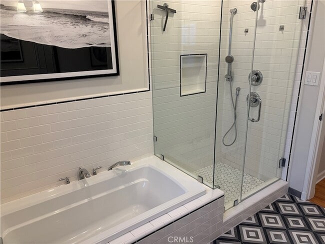 Building Photo - 851 Graynold Ave