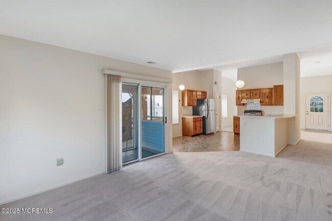 Building Photo - 405 Lexington Dr