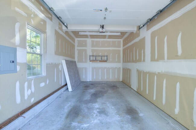 Building Photo - 66 Tucker Ln
