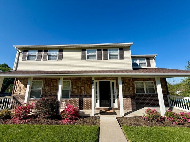 Building Photo - Modern Comforts Await: Spacious Rental with 2-Car Garage, Private Office, and Finished Basement w...