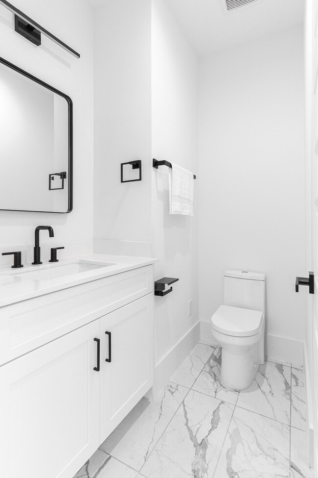 Building Photo - 5703 Dolores St