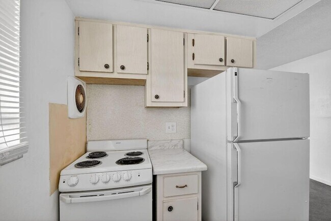 Building Photo - 1406 Barton Rd