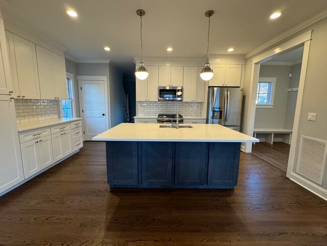 Building Photo - 67 W Sunset Ave