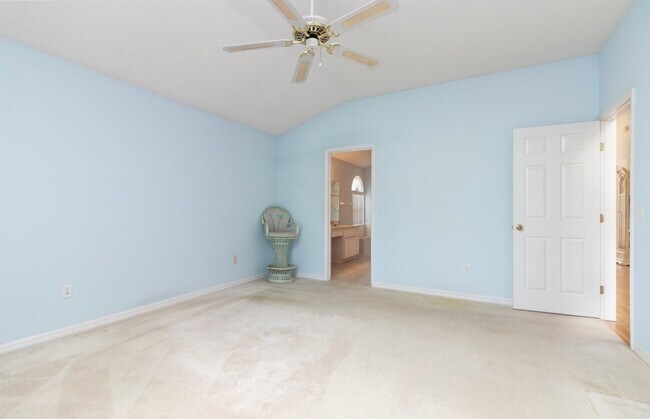 Building Photo - 3 Bedroom available in Daytona Beach
