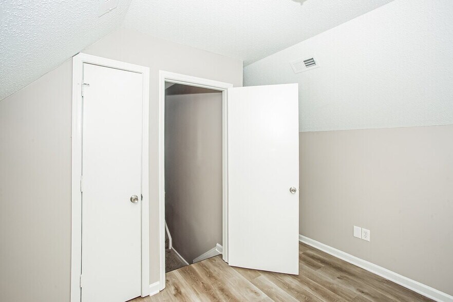 Building Photo - 10531 Katie Creek Ct