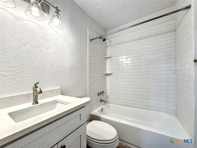 Building Photo - 608 Bracewood Cir