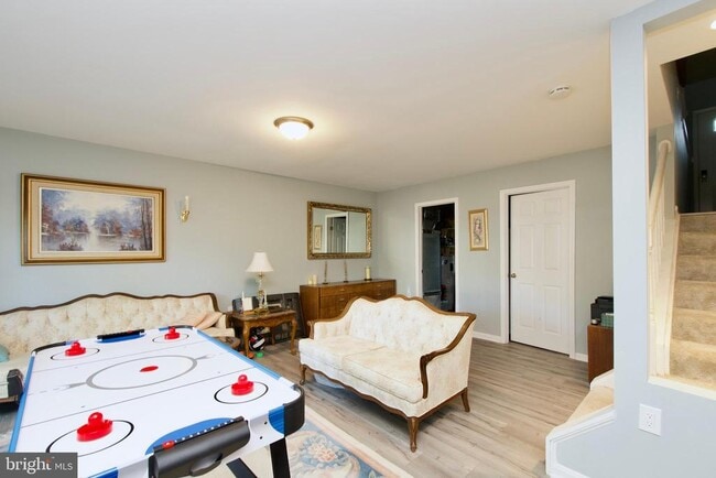 Building Photo - 9885 Burke Pond Ct