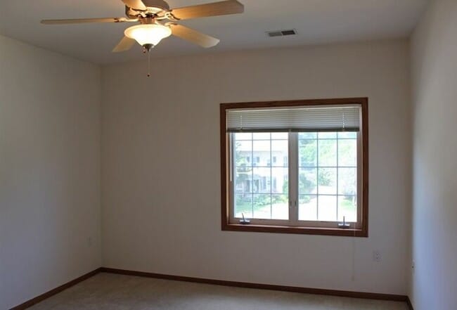 Building Photo - 101 ELLIOT LANE-206