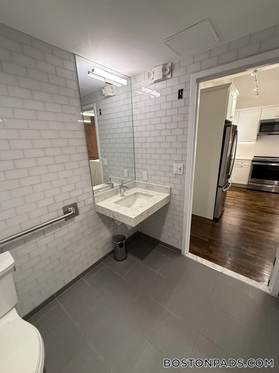 Building Photo - 190 High St