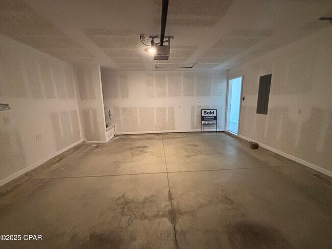 Building Photo - 6580 Slabinski Ln