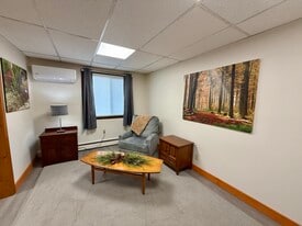 Building Photo - 507 E Main St