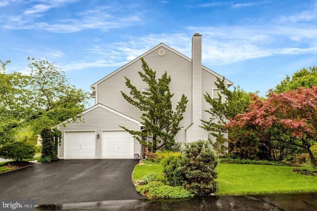 Building Photo - 12405 Willow Falls Dr