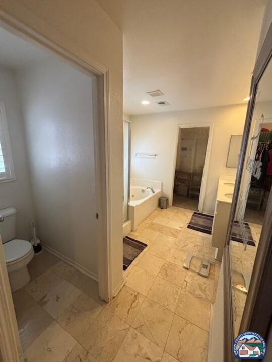 Building Photo - 637 Bahia St