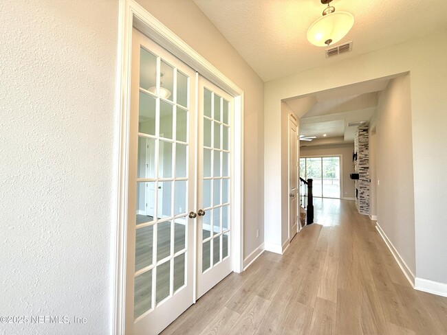 Building Photo - 505 Windwalker Dr