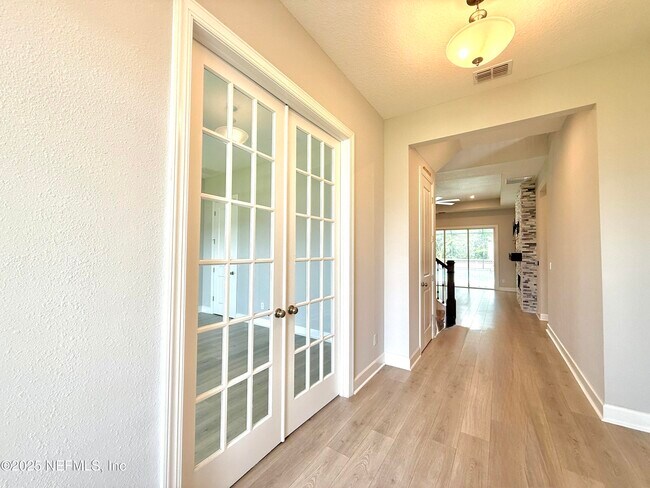 Building Photo - 505 Windwalker Dr