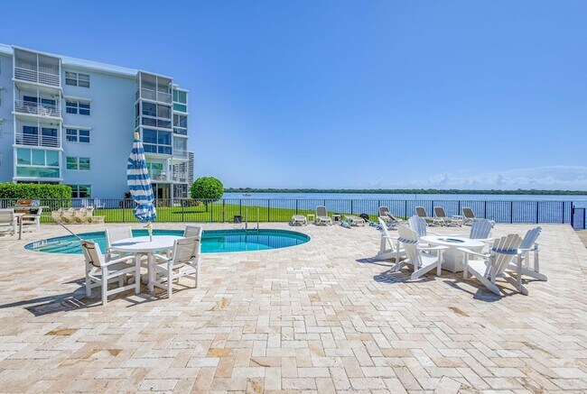 Building Photo - 68 Yacht Club Dr