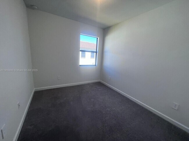 Building Photo - 11911 SW 246 Terrace