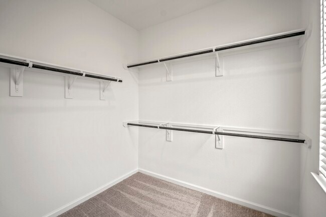 Building Photo - 613 Royal Arch Dr