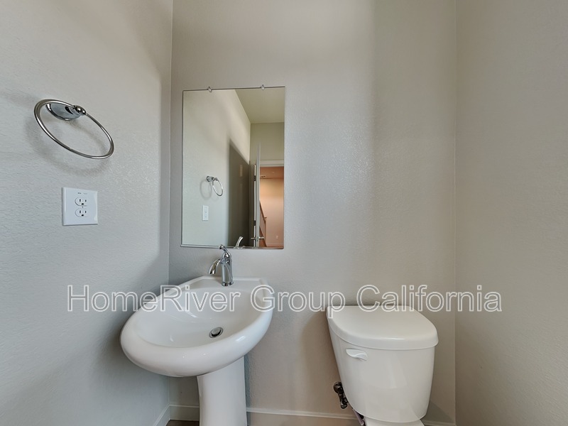 Building Photo - 3445 Cantor Dr