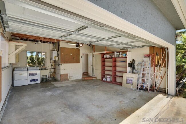 Building Photo - 4242 Middlesex Dr