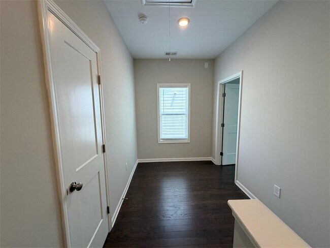 Building Photo - 1769 Sanford Dr