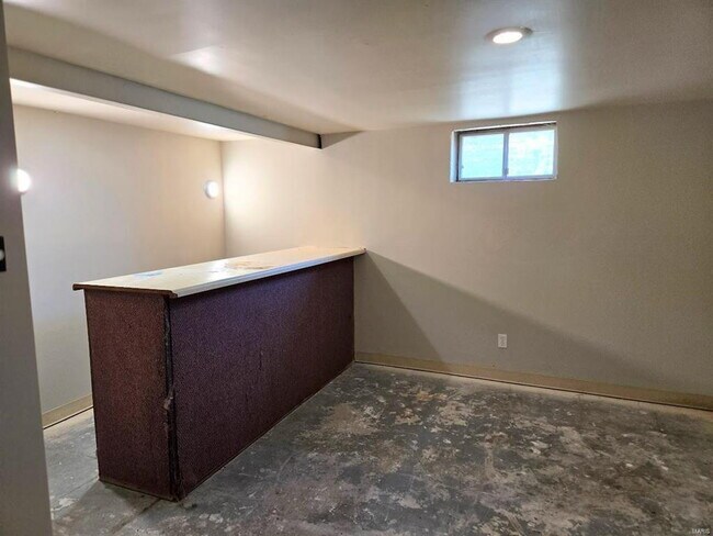 Building Photo - "Charming 3-Bedroom Home on Cameron Road, St. Louis – Cozy 1026 Sq Ft with Full Bath!"  We accept...