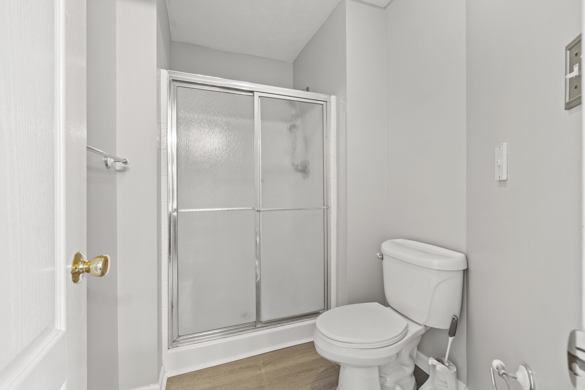 Building Photo - 305 Hidden Falls Ct