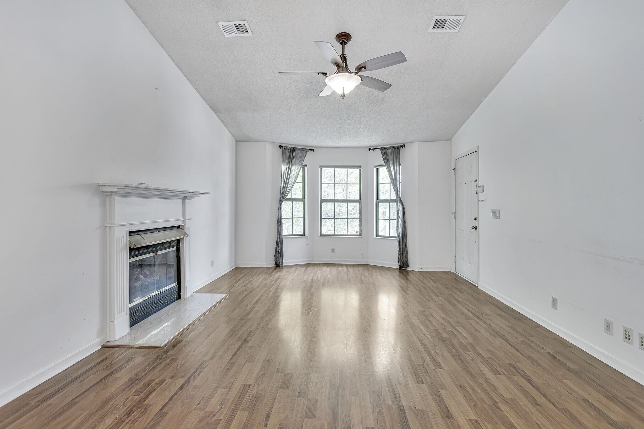 Building Photo - 816 Beazer Ln